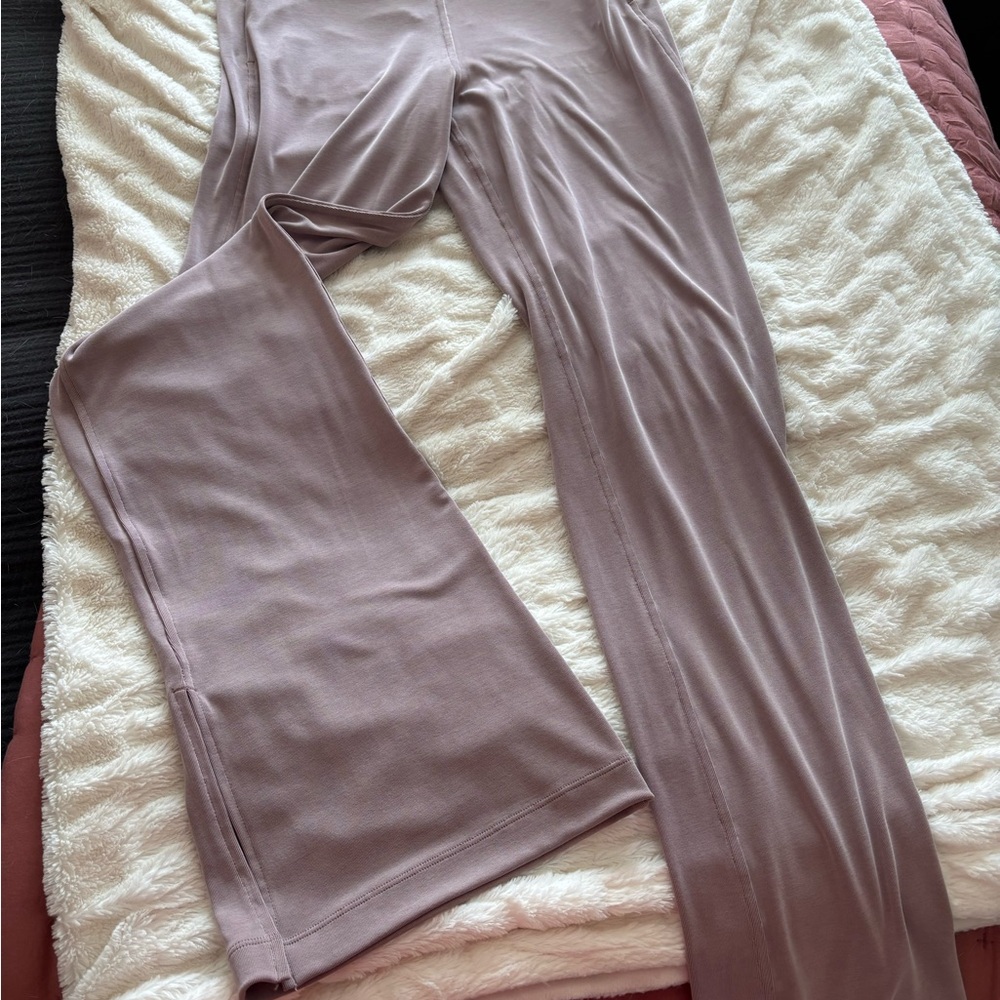 Lululemon Athletica Soft Purple yoga/lounge Pants